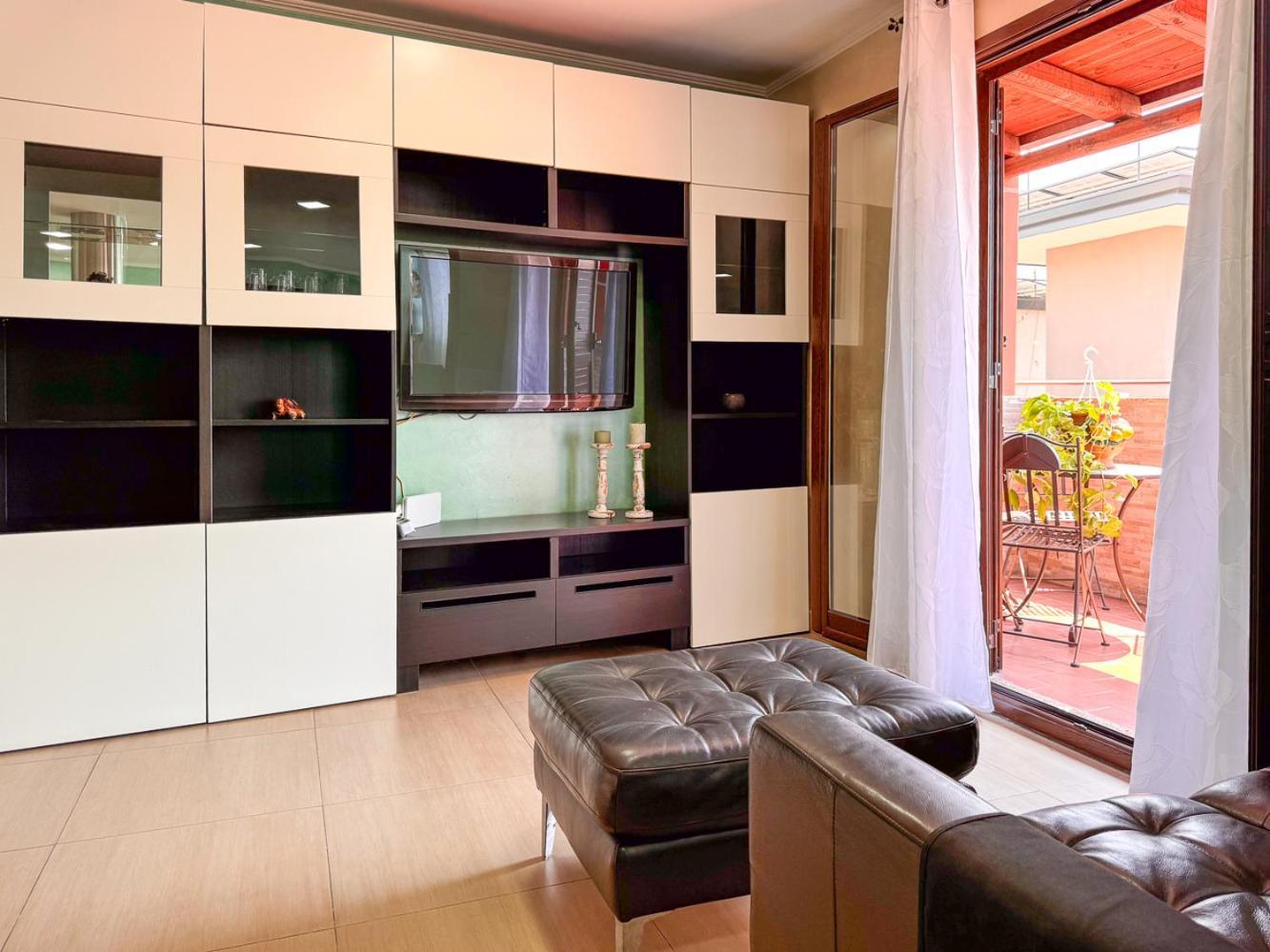 Apartment Kira House *